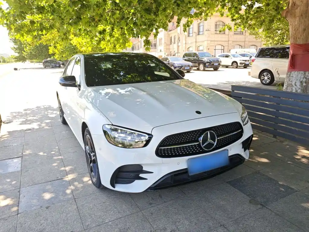 Mercedes-Benz E-Class 2022