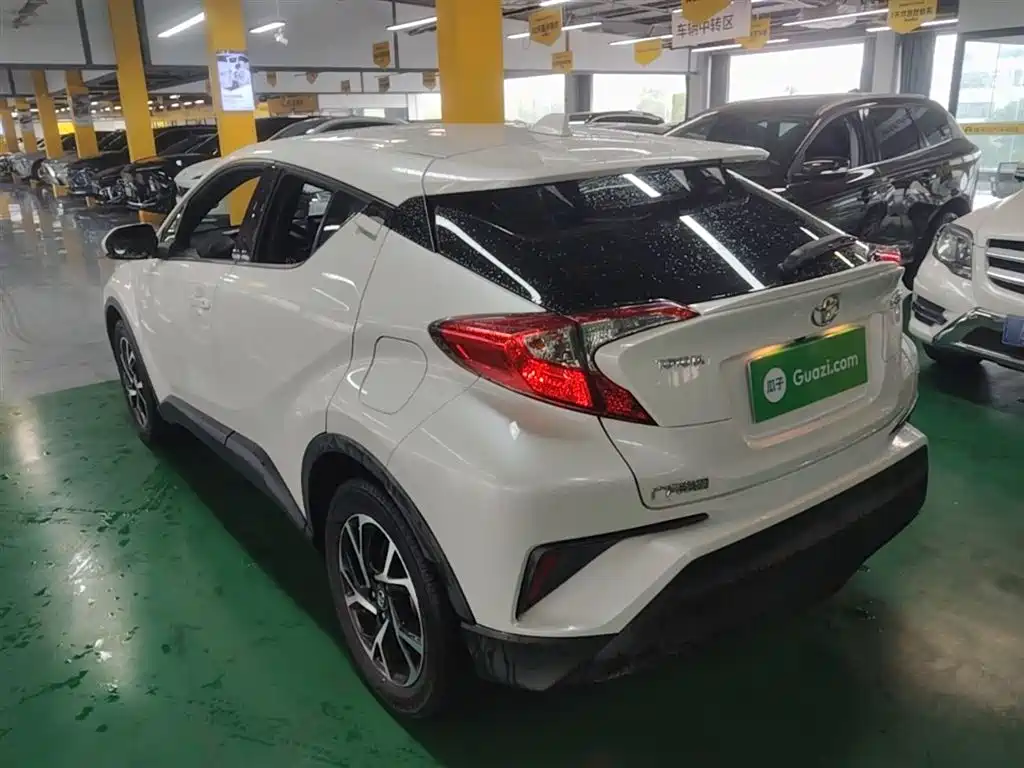 Toyota C-HR 2020 — фото 5