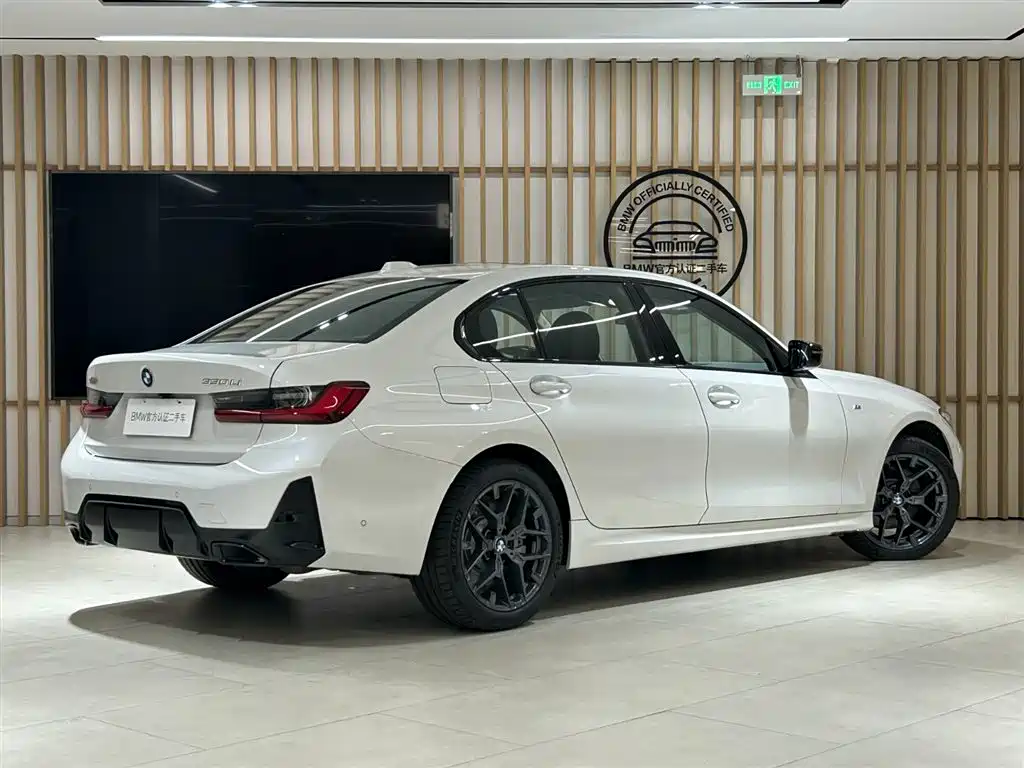 BMW 3 Series 2025 — фото 11
