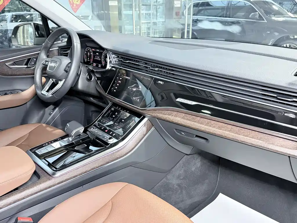 Audi Q7 2021 — фото 13