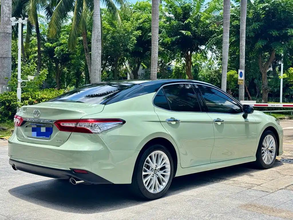 Toyota Camry 2020 — фото 9