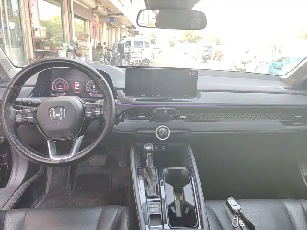 Honda Accord 2023 — фото 10