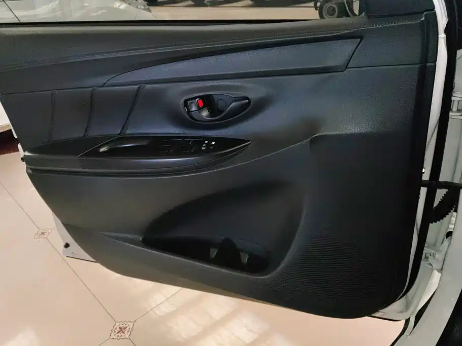 Toyota Yaris L 2020