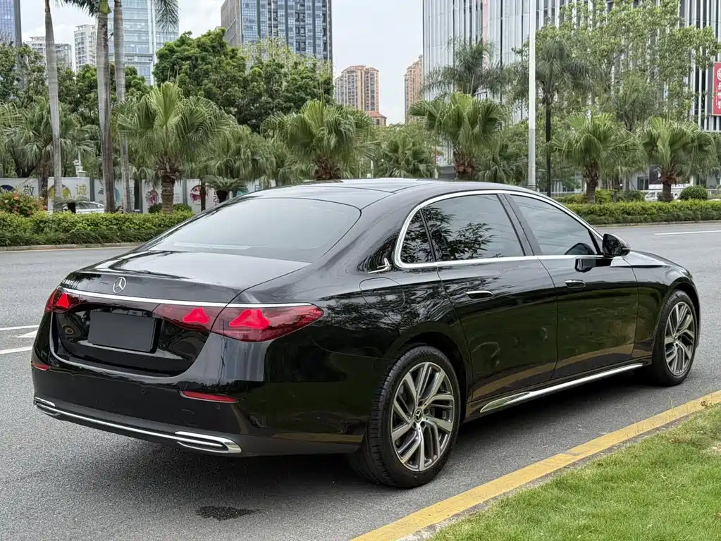 Mercedes-Benz E-Class 2025