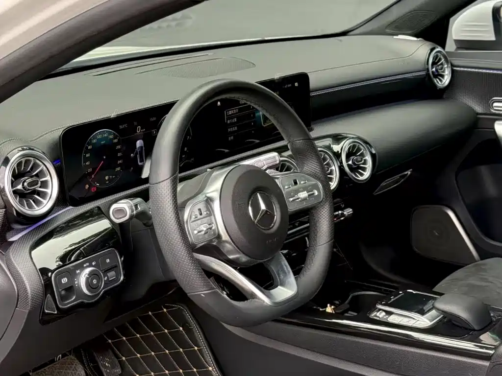 Mercedes-Benz A-Class 2021 — фото 8