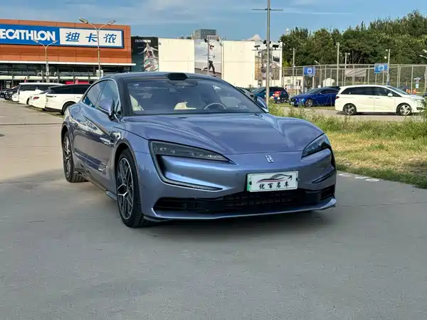 Yangwang U7 2025