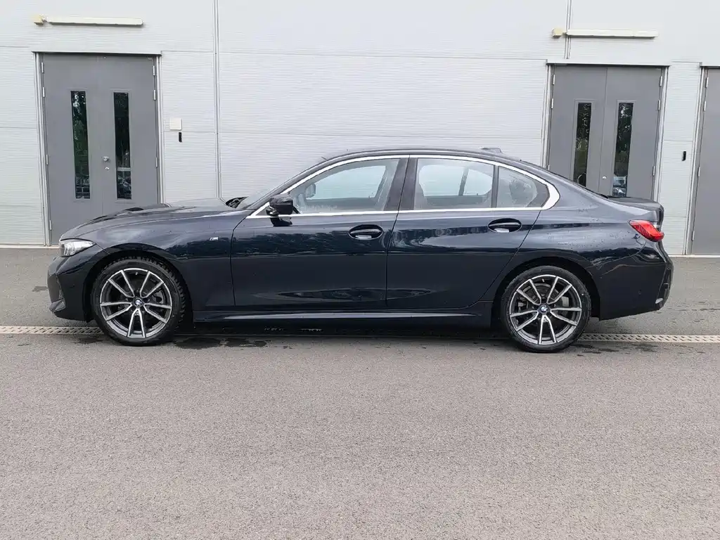 BMW 3 Series 2025