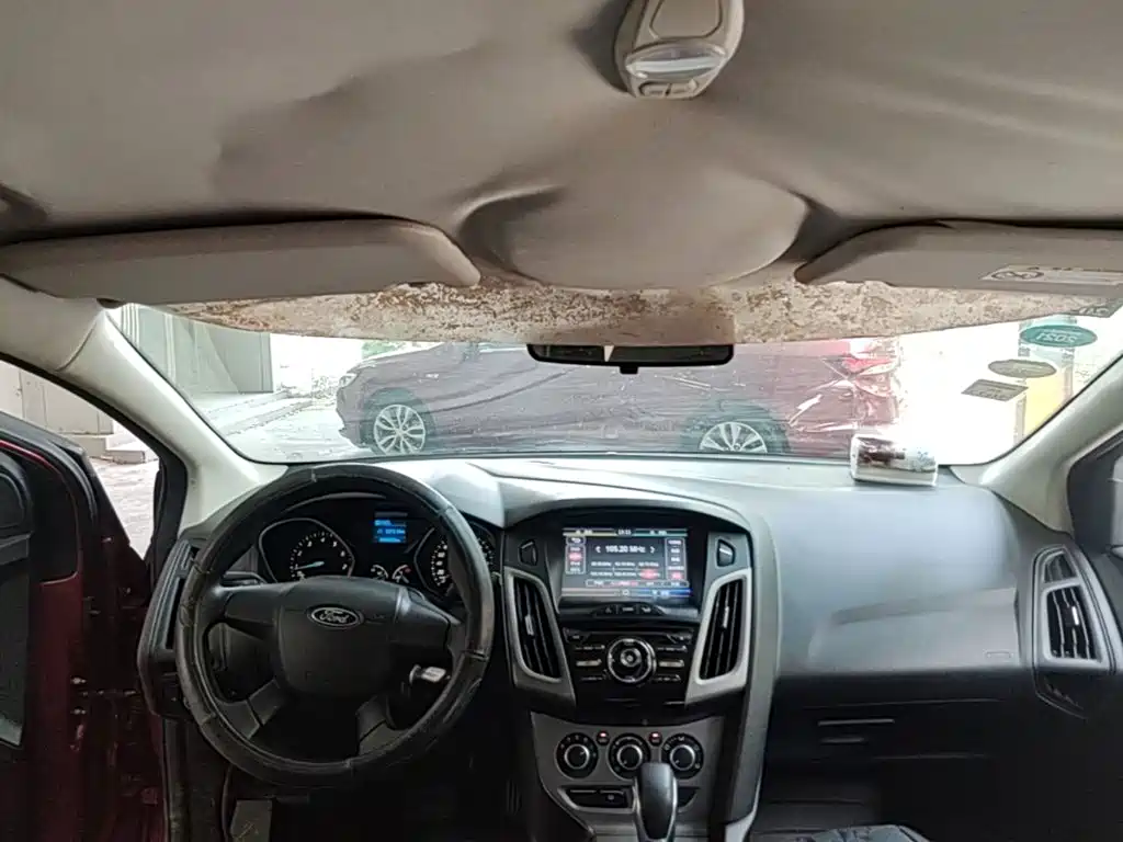 Ford Focus 2015 — фото 18