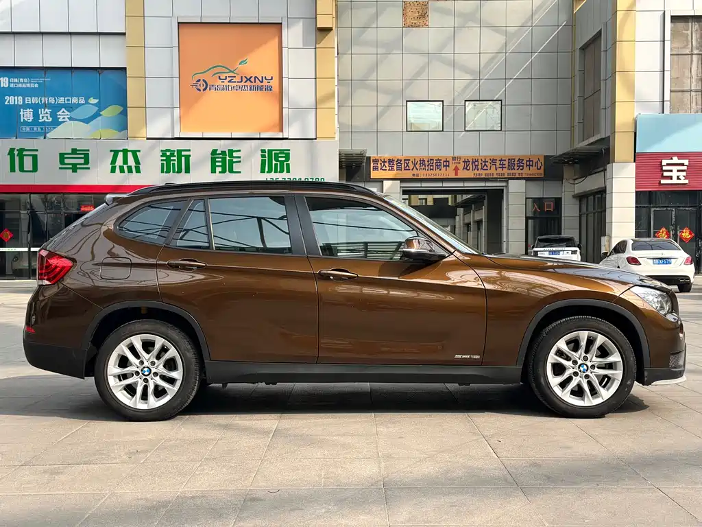 BMW X1 2015 — фото 11