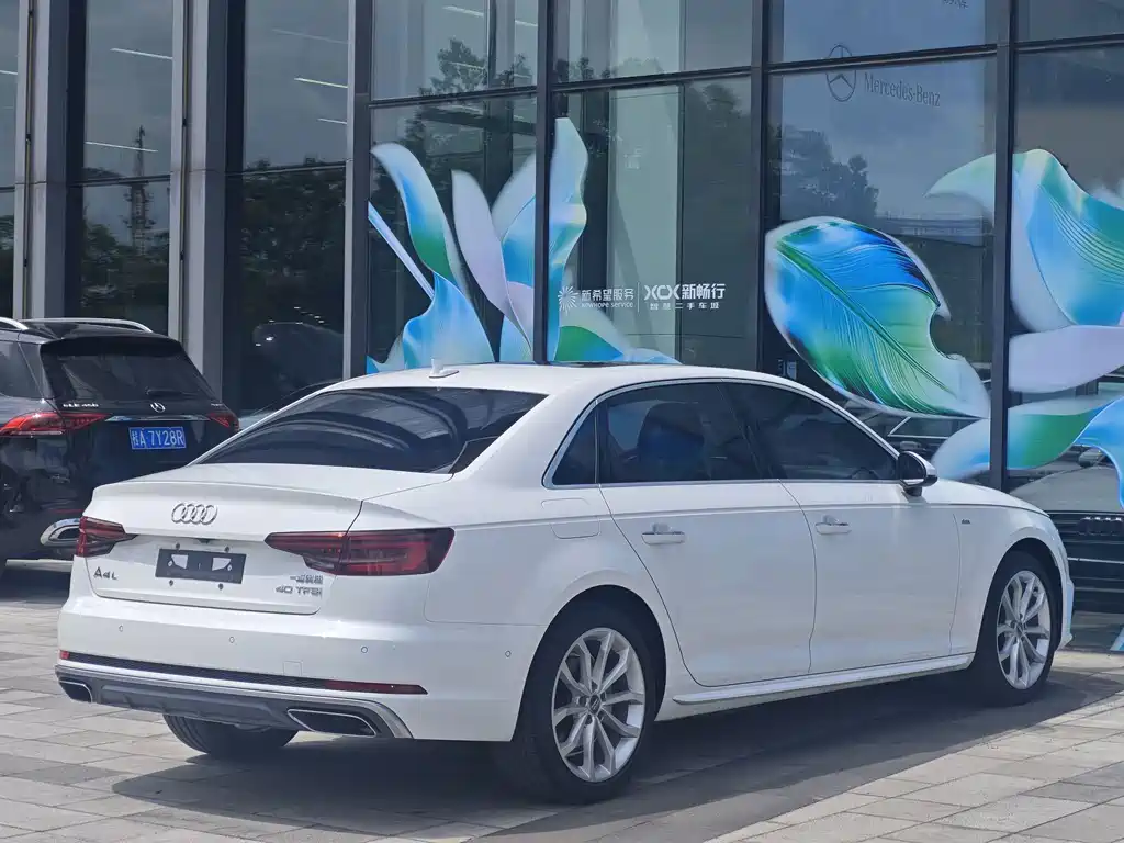 Audi A4L 2019 — фото 8