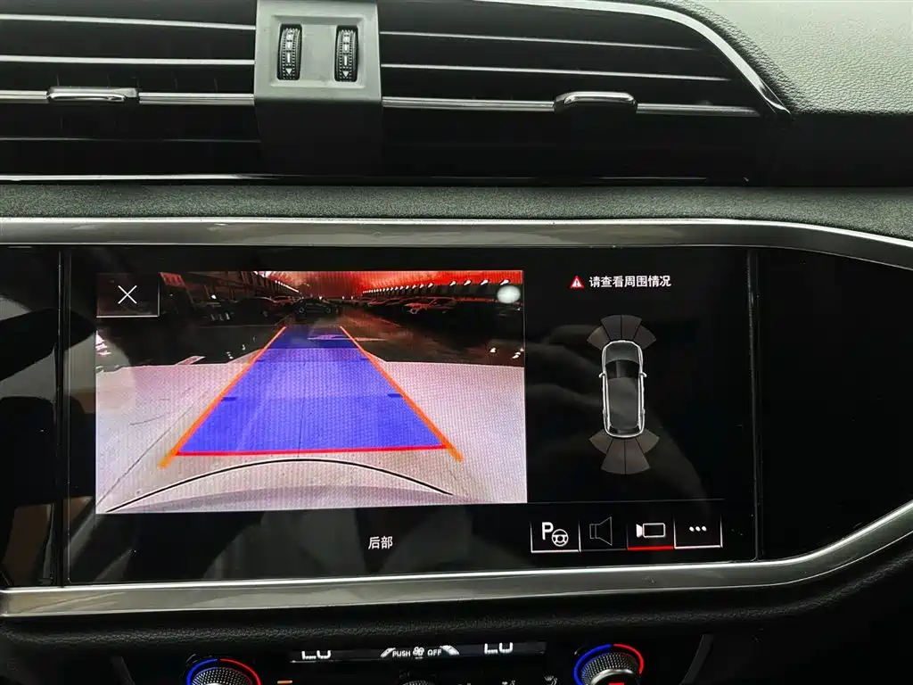 Audi Q3 2022 — фото 14