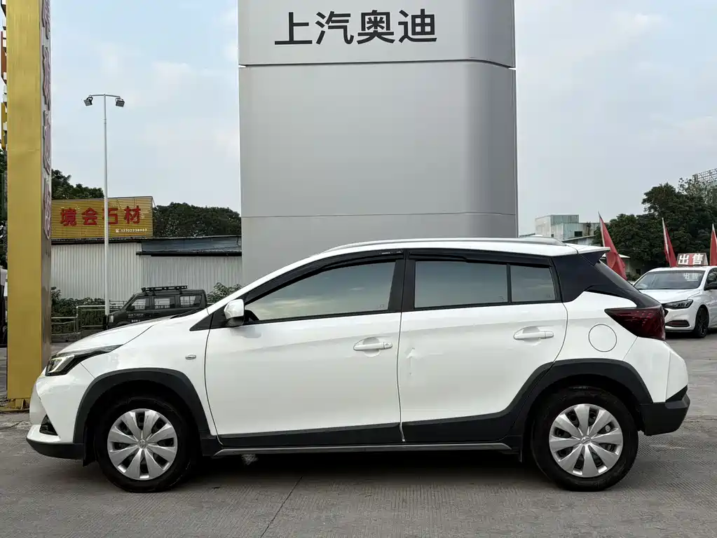 Toyota Yaris L 2022 — фото 9