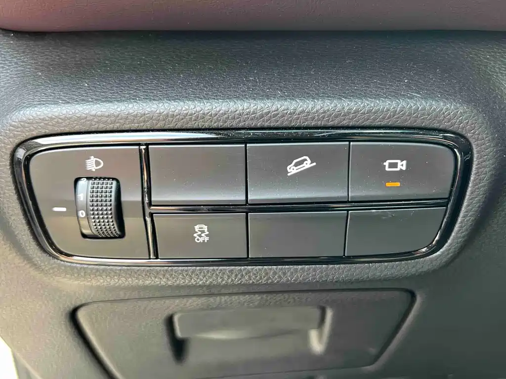 GAC Motor Trumpchi M6 2021 — фото 11