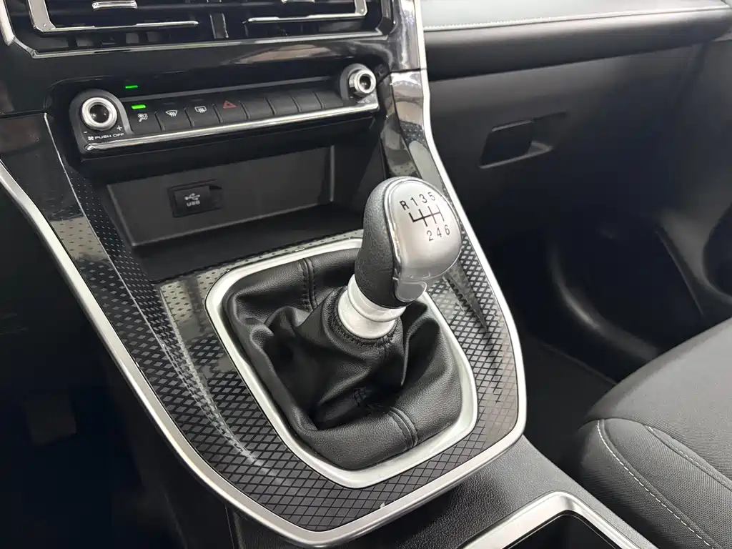 Haval M6 2023 — фото 15
