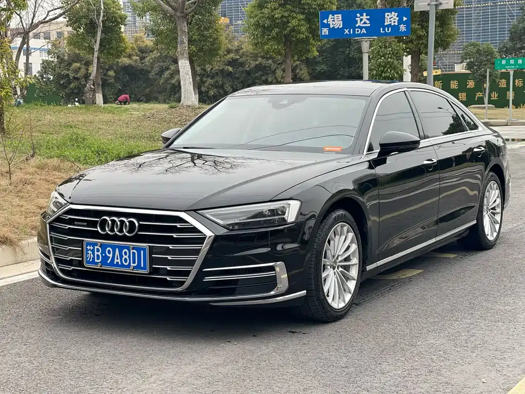 Audi A8 2020 — фото 1