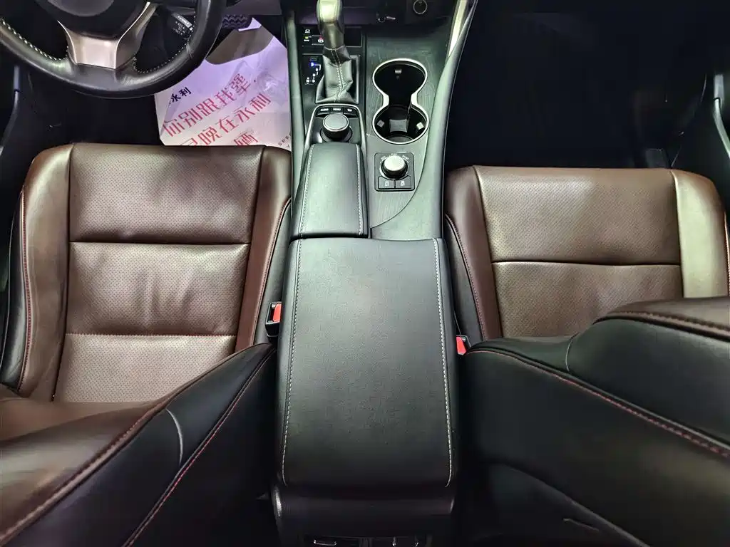 Lexus RX 2017 — фото 15