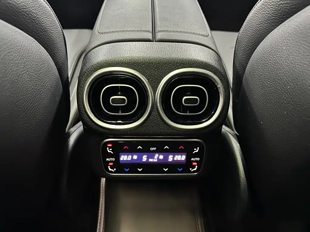Mercedes-Benz GLC 2023 — фото 16