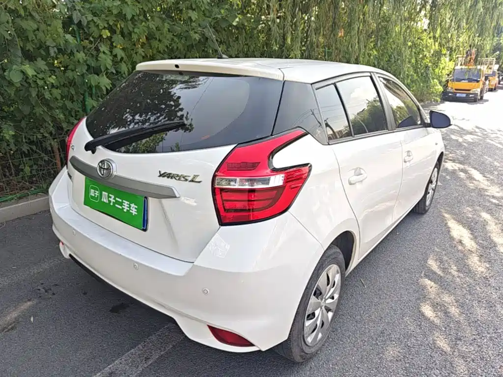 Toyota Yaris L 2022
