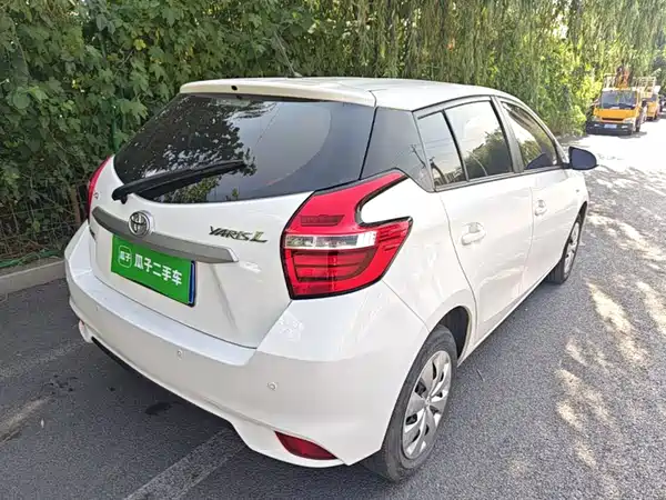 Toyota Yaris L 2022