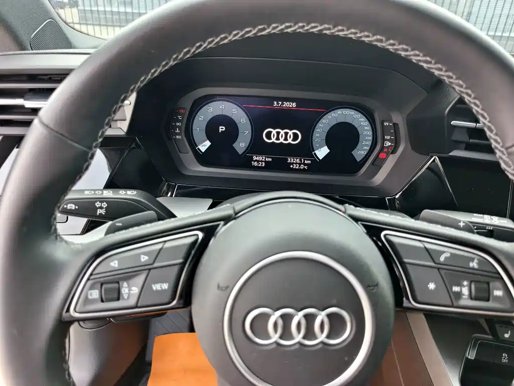 Audi A3 2023 — фото 12