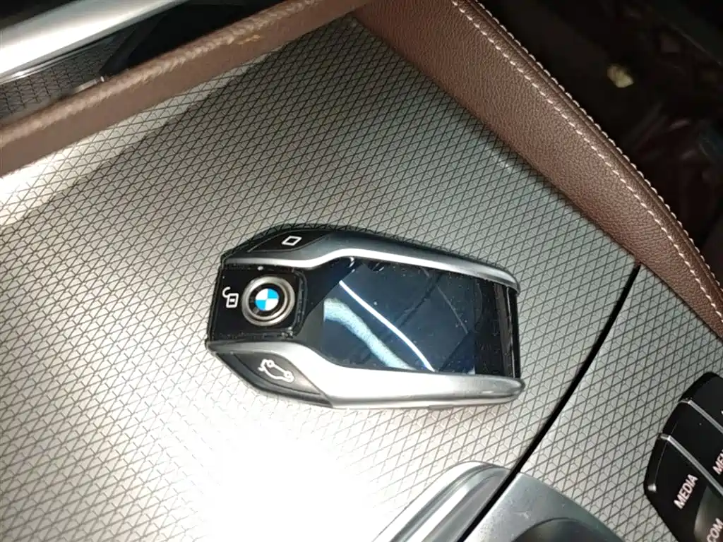 BMW 6 Series GT 2019 — фото 9