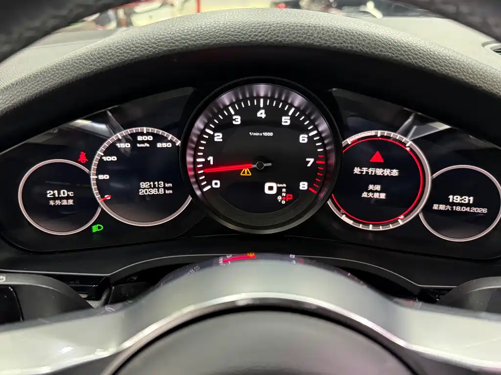 Porsche Cayenne 2018 — фото 17