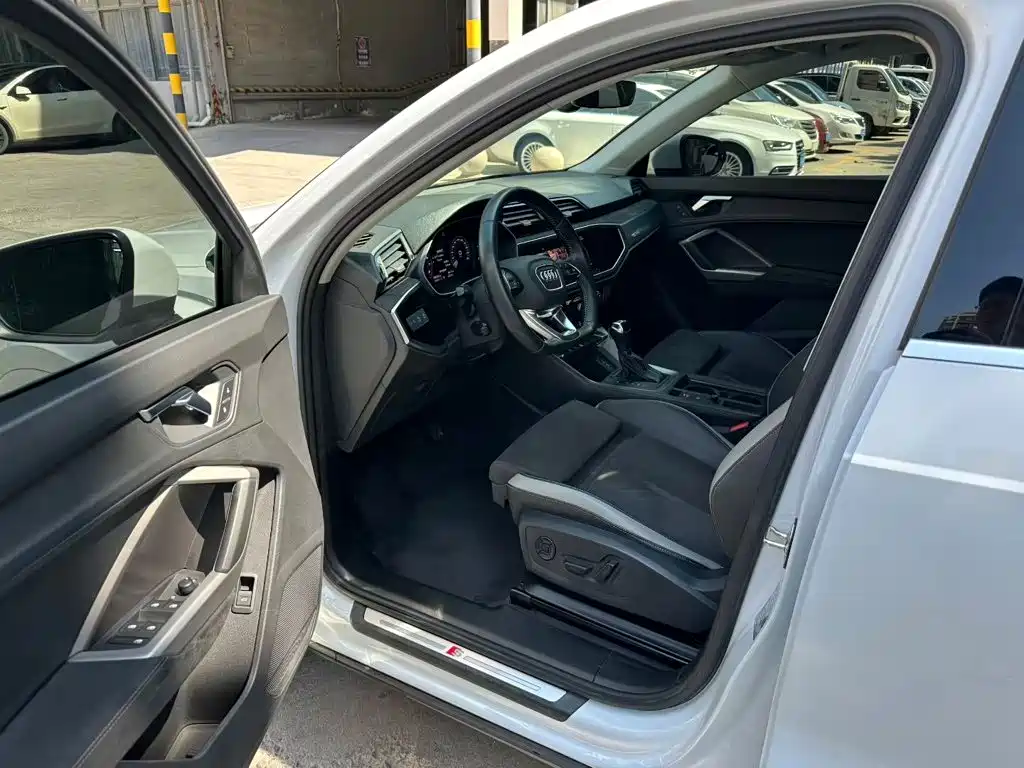 Audi Q3 2021