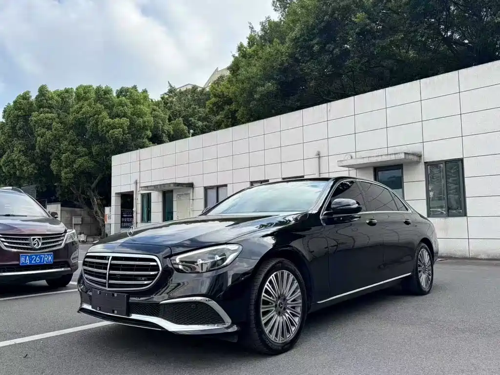 Mercedes-Benz E-Class 2023 — фото 1