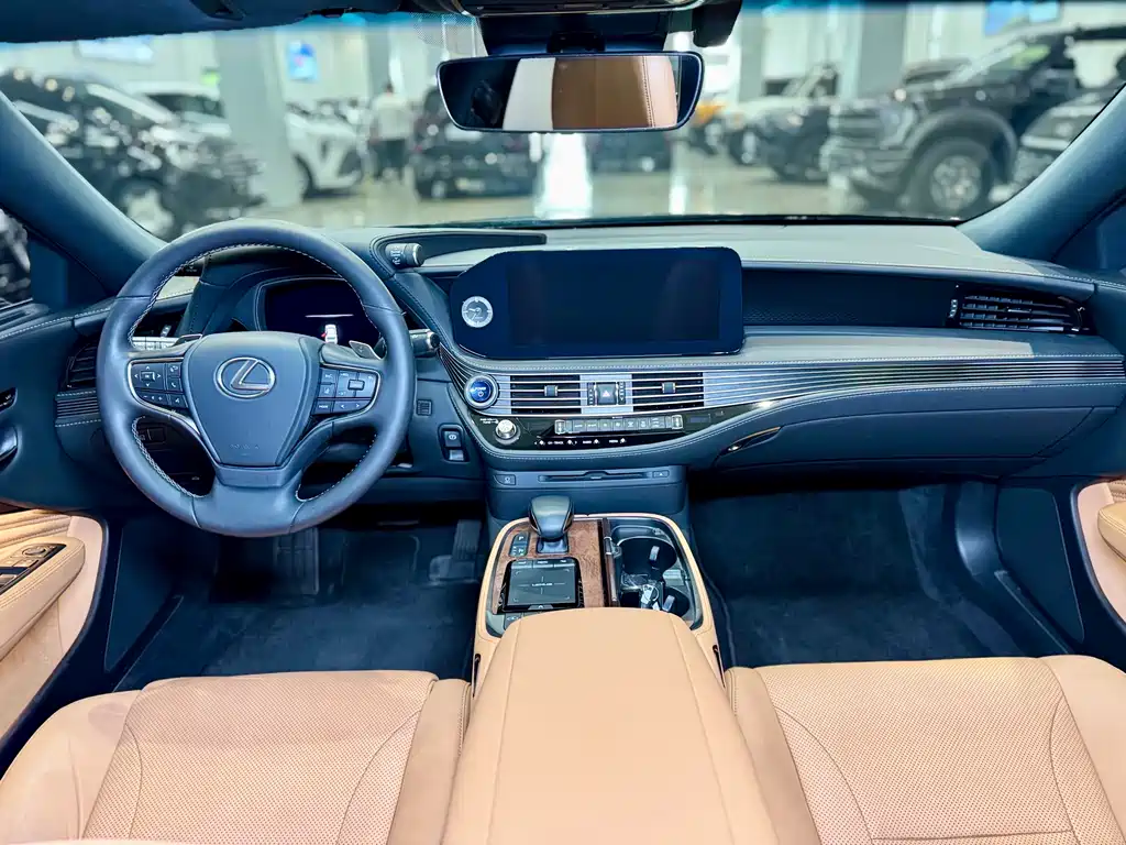 Lexus LS 2021 — фото 13