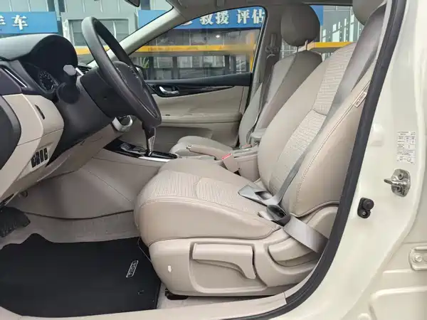 Nissan Tiida 2019