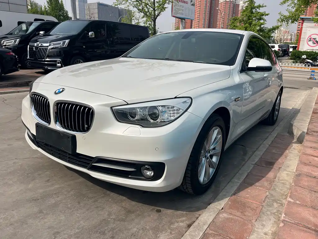 BMW 5 Series GT 2014 — фото 1