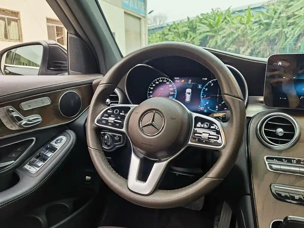 Mercedes-Benz GLC 2019 — фото 9