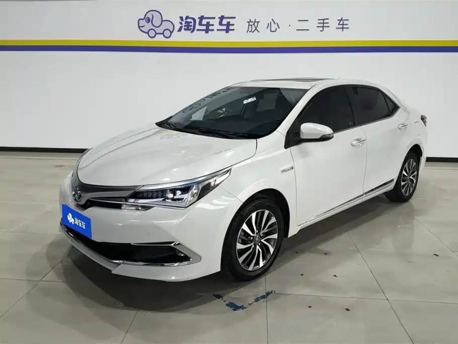 Toyota Corolla 2018 — фото 1