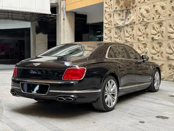 Bentley Flying Spur Plug-In Hybrid 2022