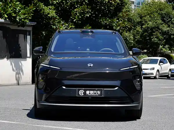 NIO ES8 2023