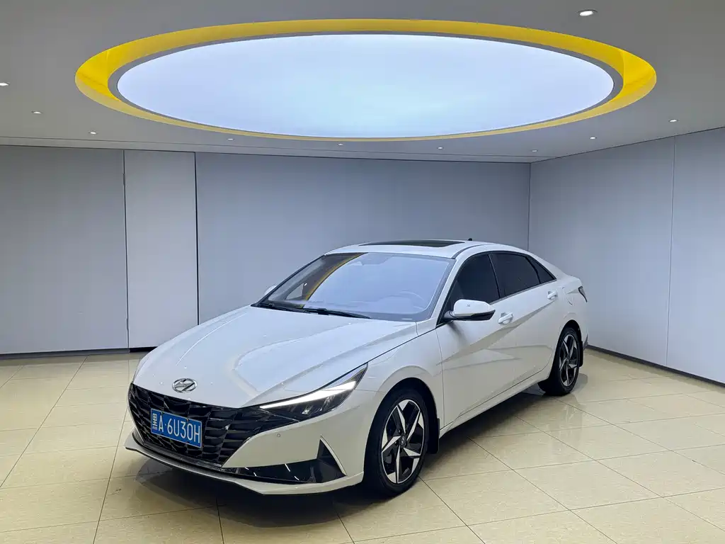Hyundai Elantra 2022