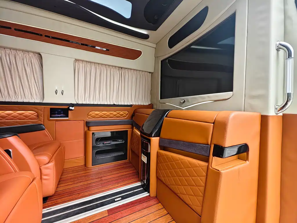 Mercedes-Benz Sprinter 2019 — фото 12