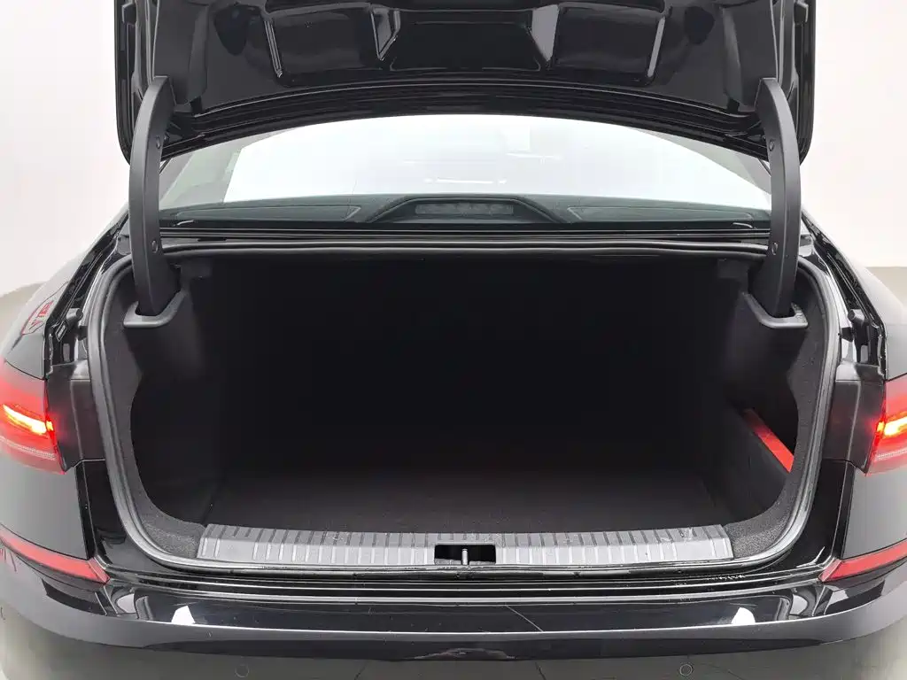 Volkswagen Passat 2022 — фото 16