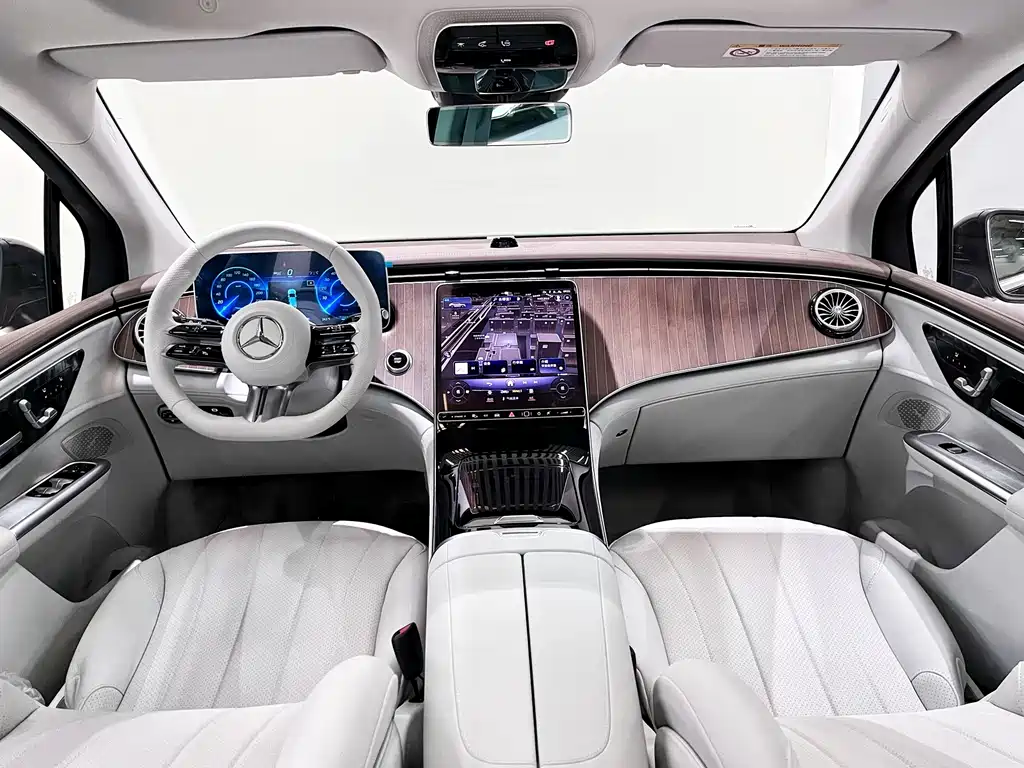 Mercedes-Benz EQE SUV 2025 — фото 13