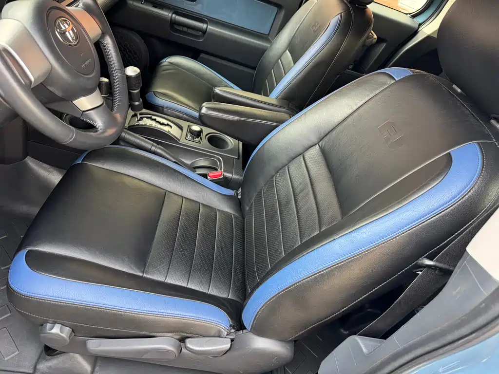 Toyota FJ Cruiser 2018 — фото 12
