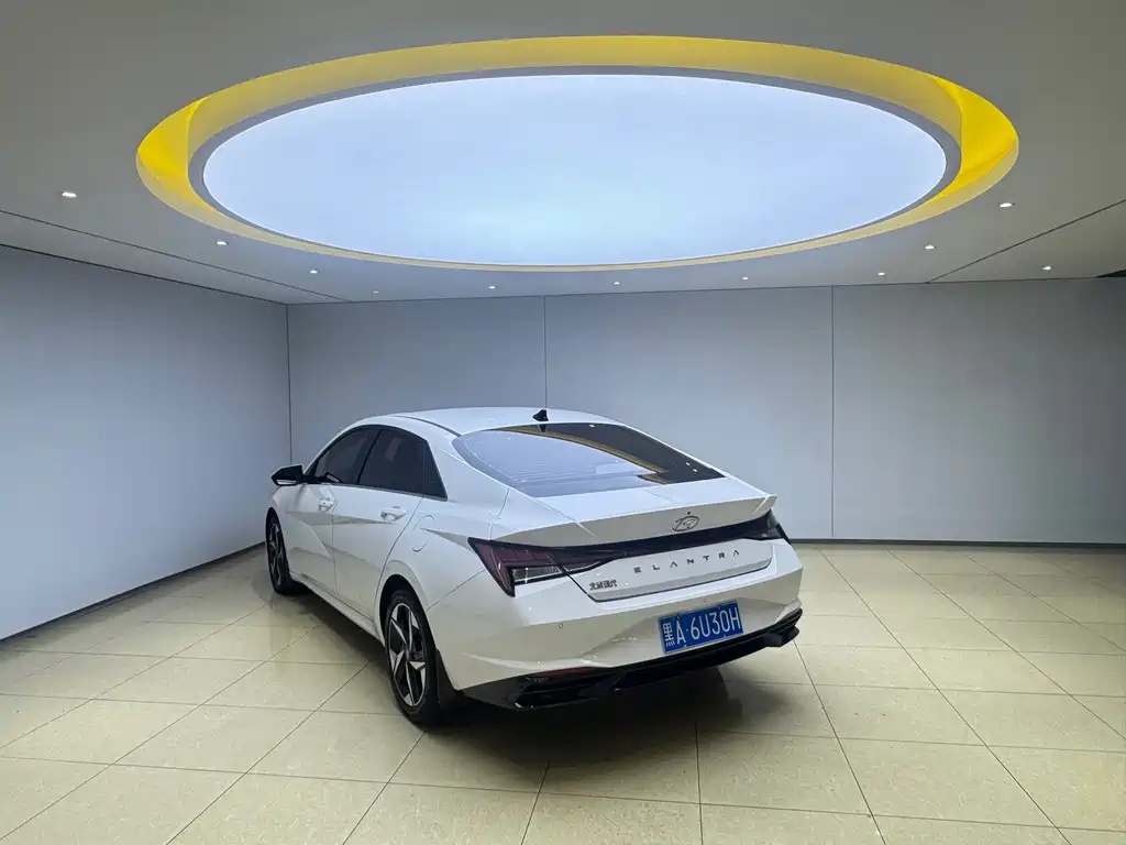 Hyundai Elantra 2022