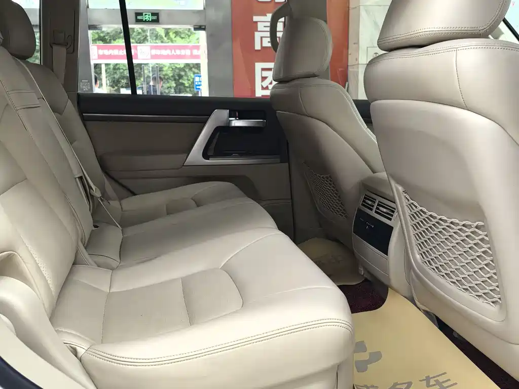 Toyota Land Cruiser 2019 — фото 21