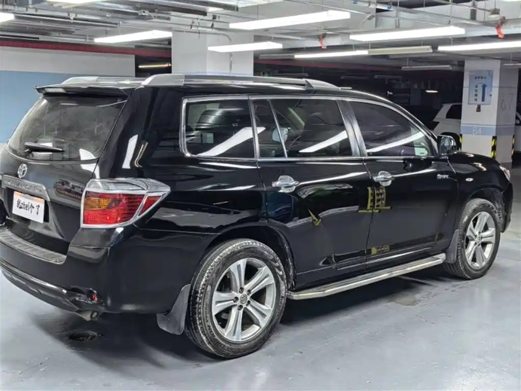 Toyota Highlander 2010 — фото 11