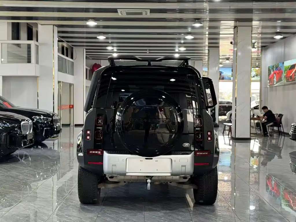 Land Rover Defender 2024 — фото 13