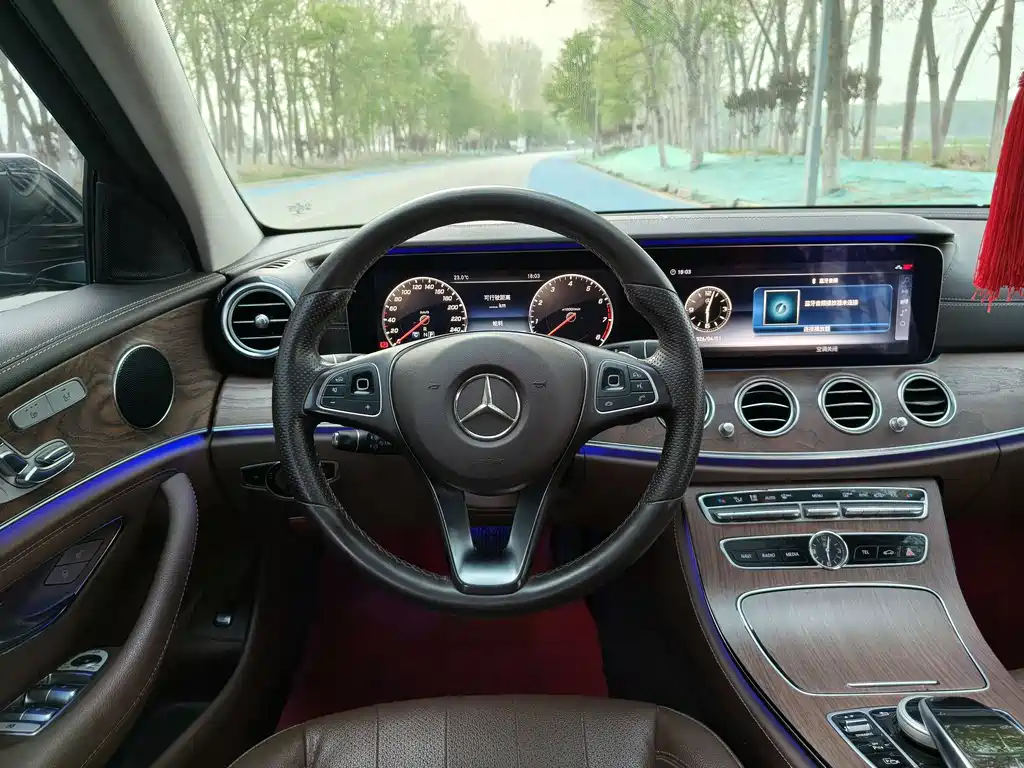Mercedes-Benz E-Class 2017 — фото 15