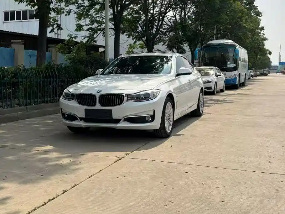 BMW 3 Series 2017 — фото 1