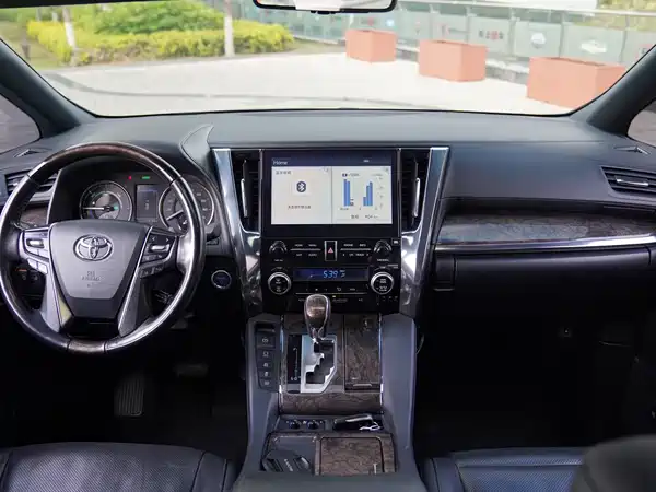 Toyota Alphard 2022