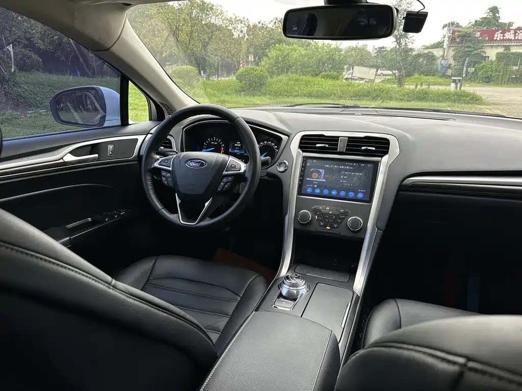 Ford Mondeo 2018 — фото 11