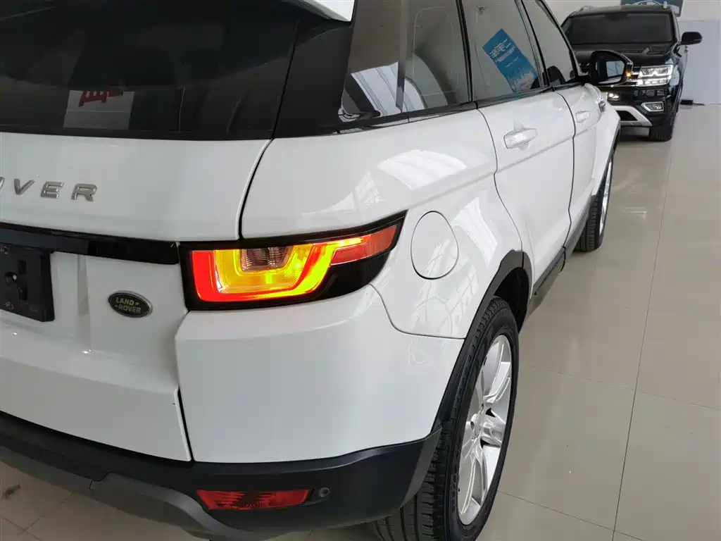 Land Rover Evoque 2016 — фото 24