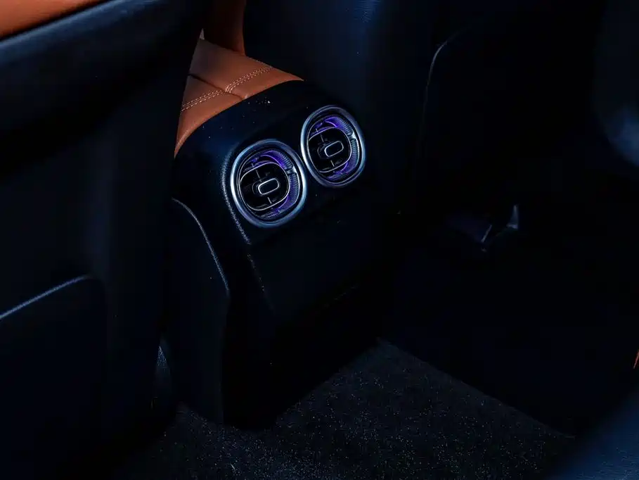 Mercedes-Benz C-Class 2022 — фото 10